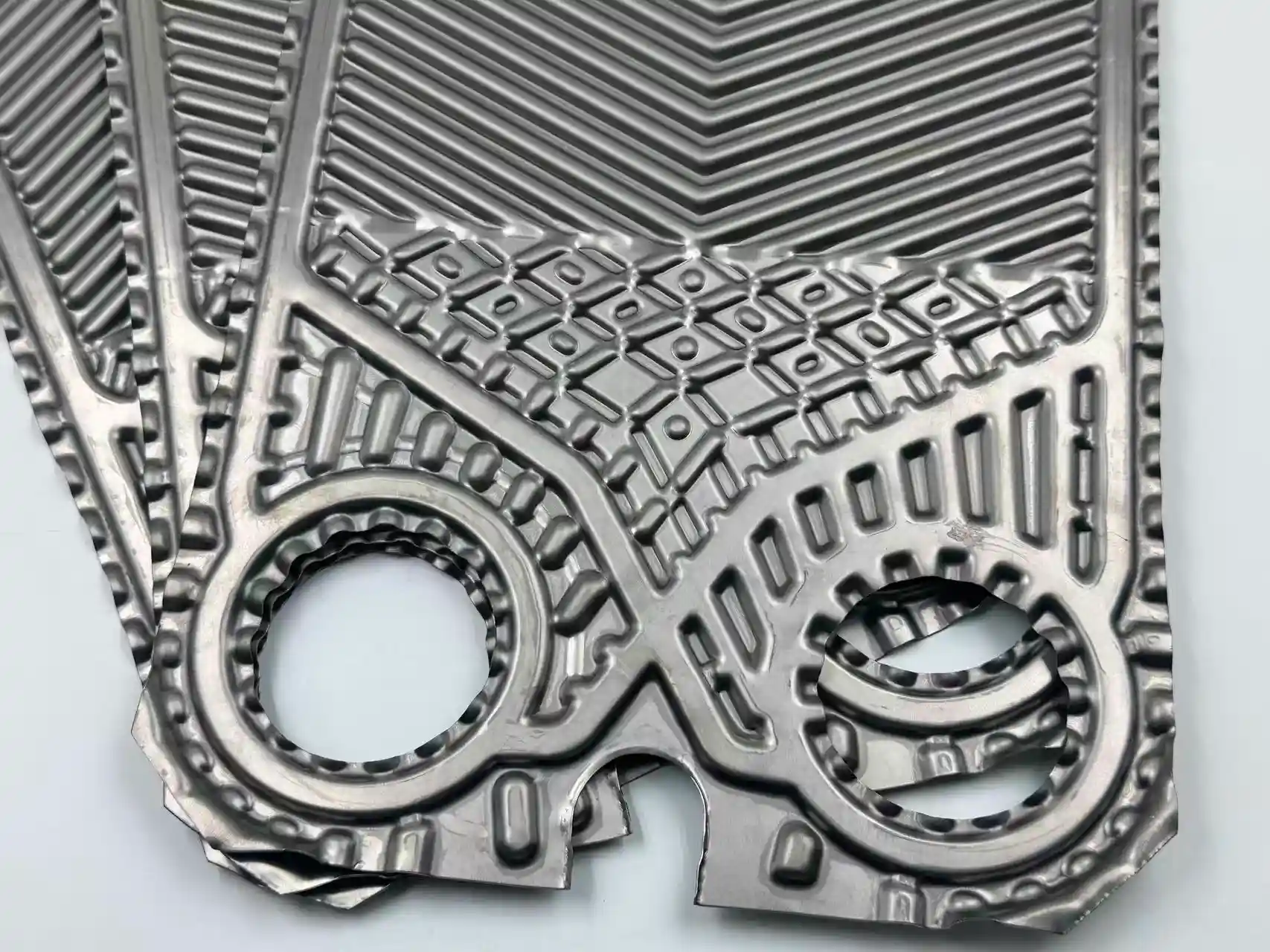 Sondex S86 plate port hole and fluid distribution channel detail