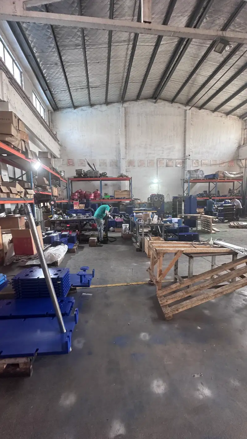 NT100T assembly preparation area