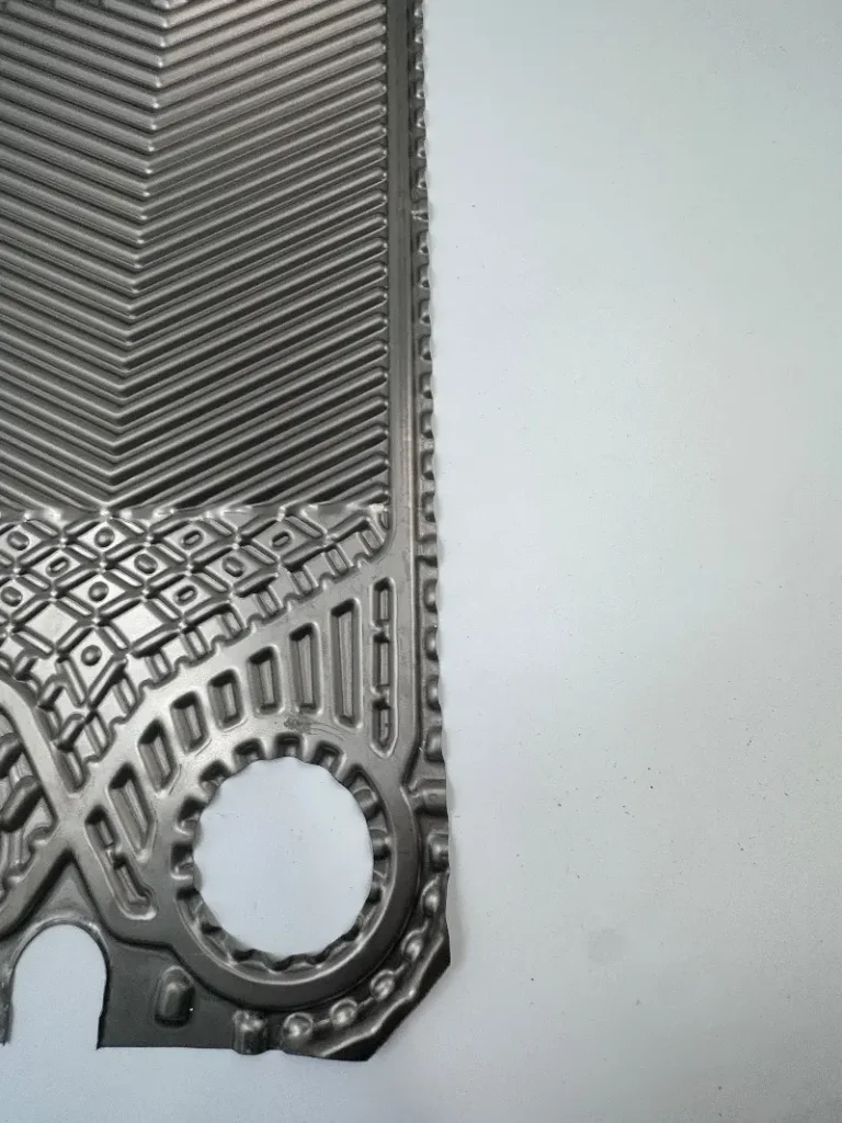 Alfa Laval M30 replacement plate supplied by professional heat exchanger gasket manufacturer partners.
