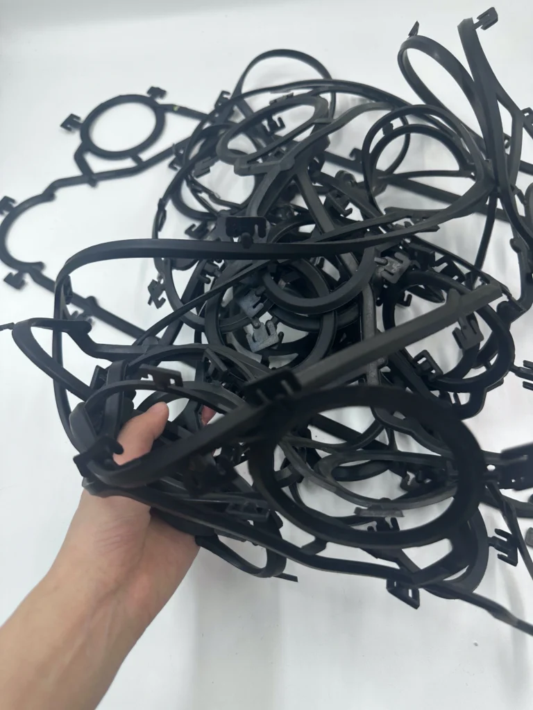 FUNKE FP05 sealing gasket produced with fluoroelastomer gasket materials.